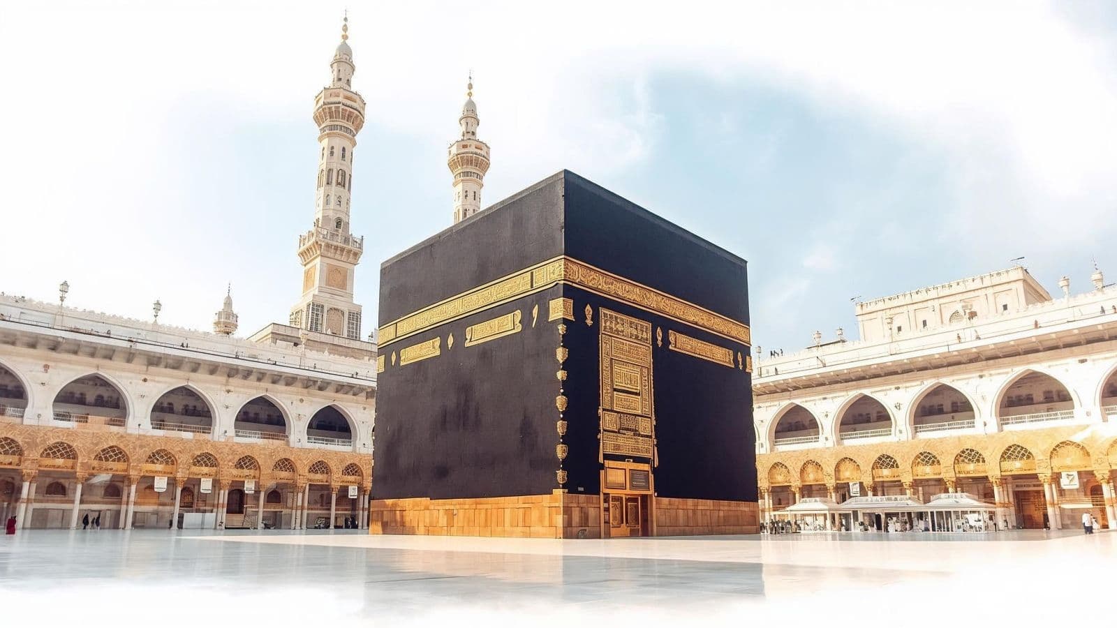 Vue lumineuse de la Kaaba à La Mecque