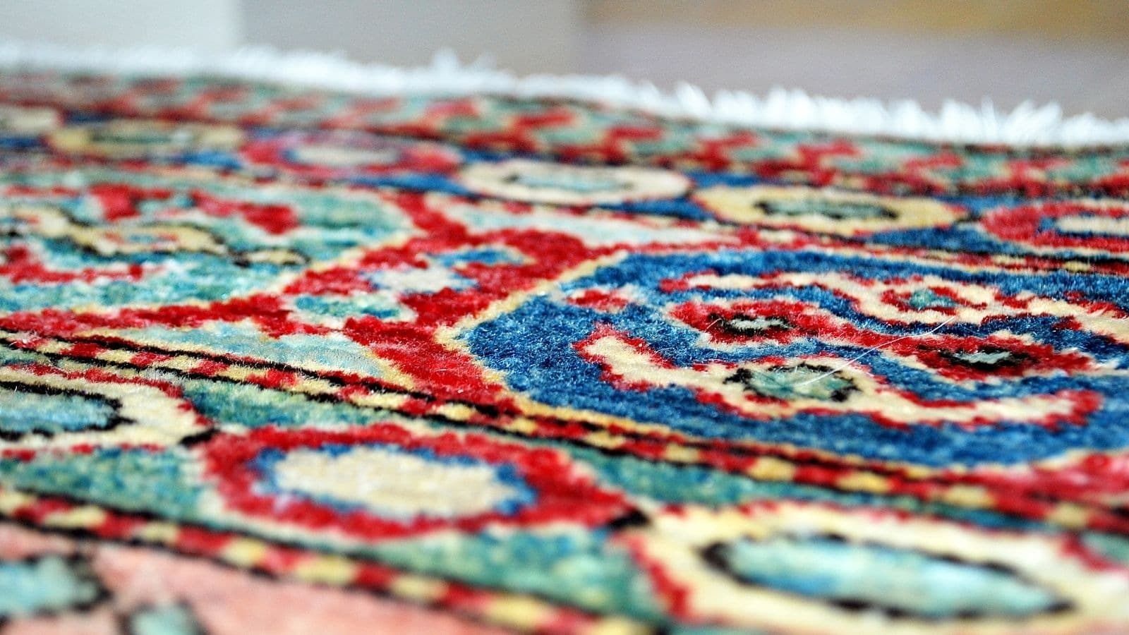 Détail coloré d'un tapis de prière