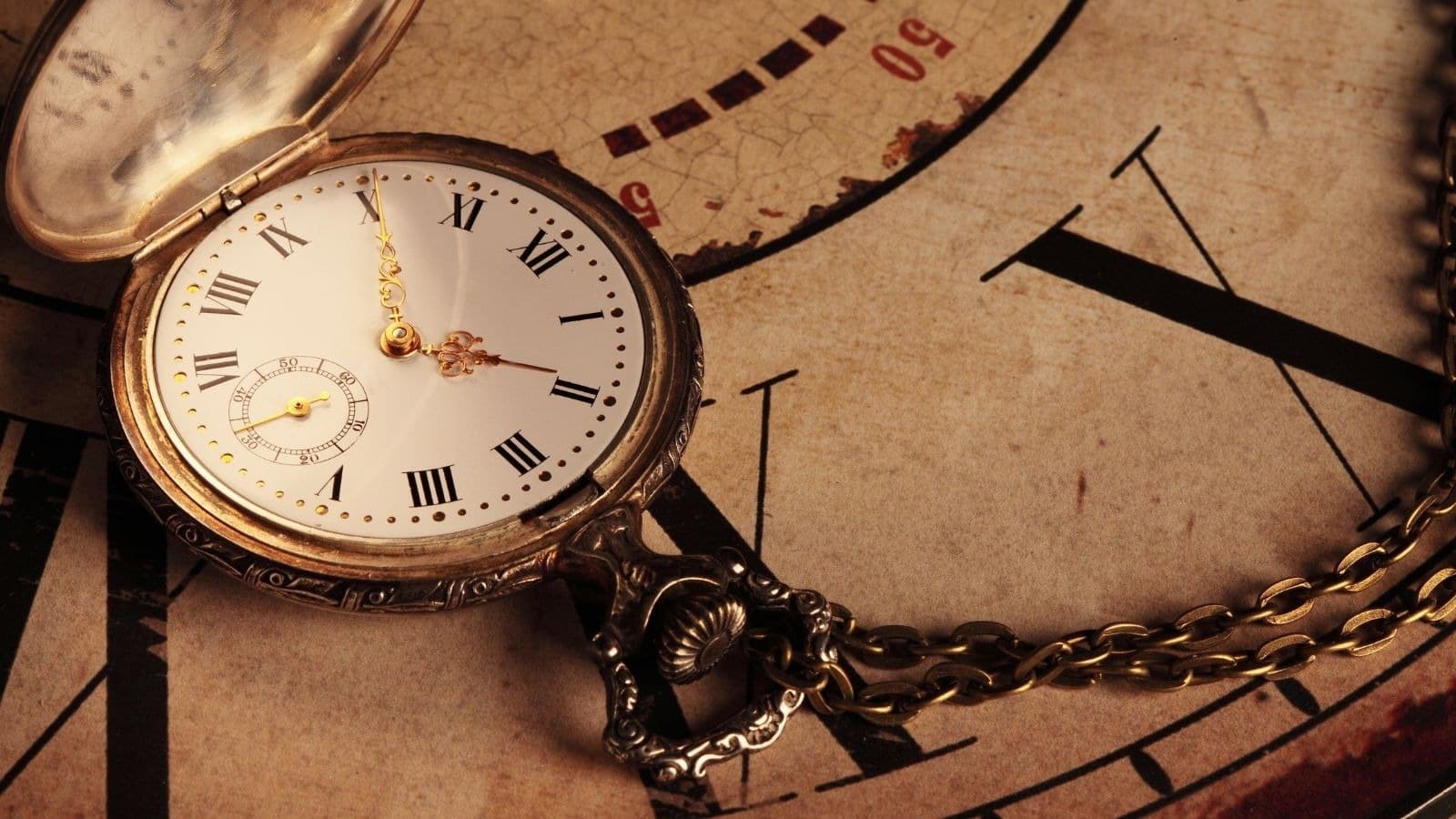 Montre à gousset sur des documents anciens