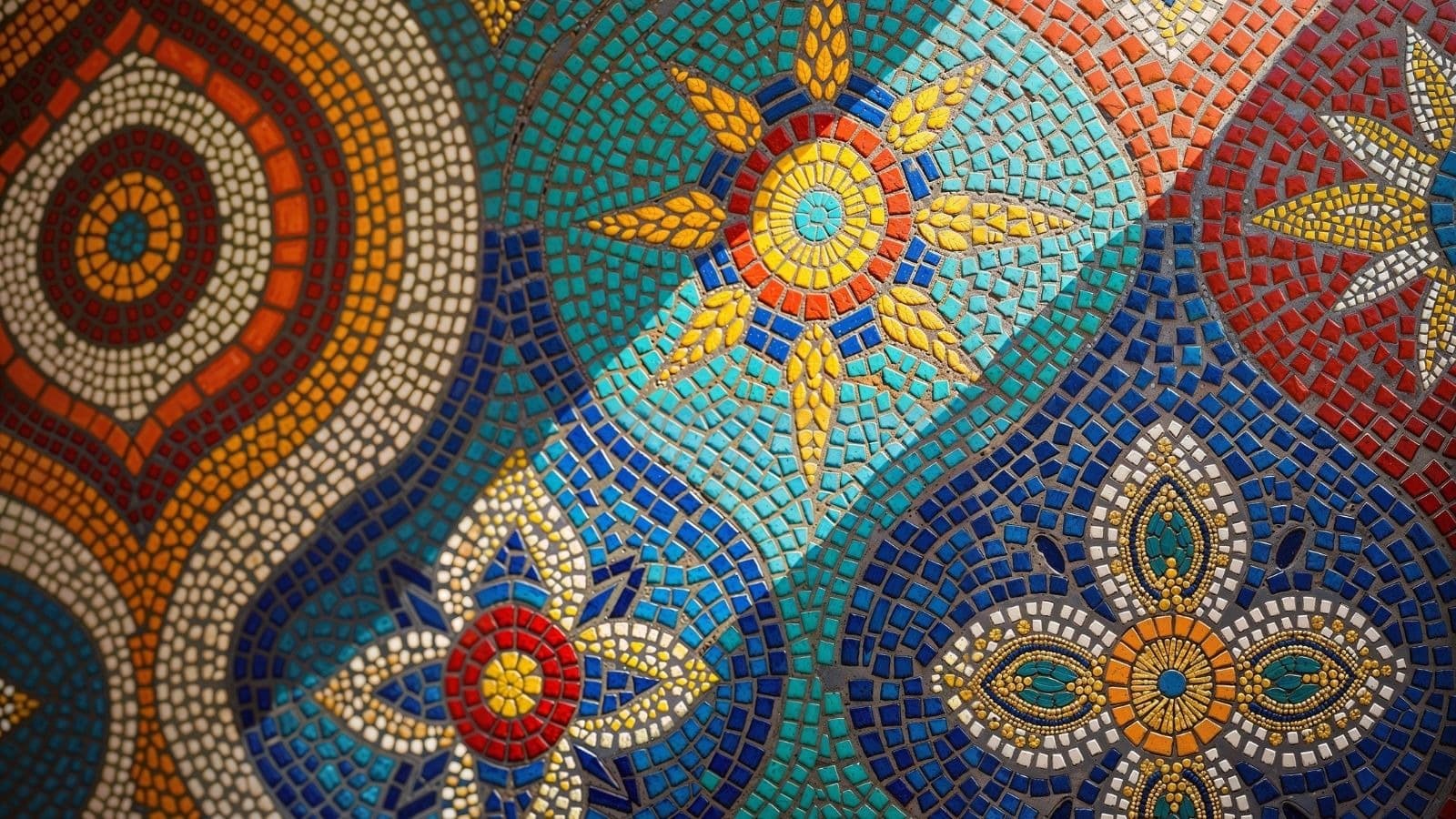 Mosaïque géométrique multicolore