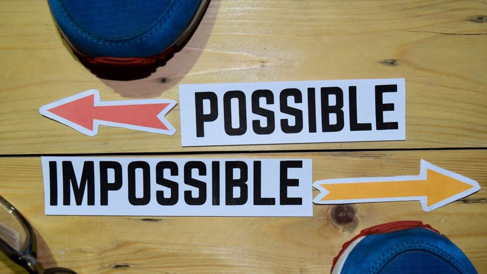 Panneaux opposant possible et impossible