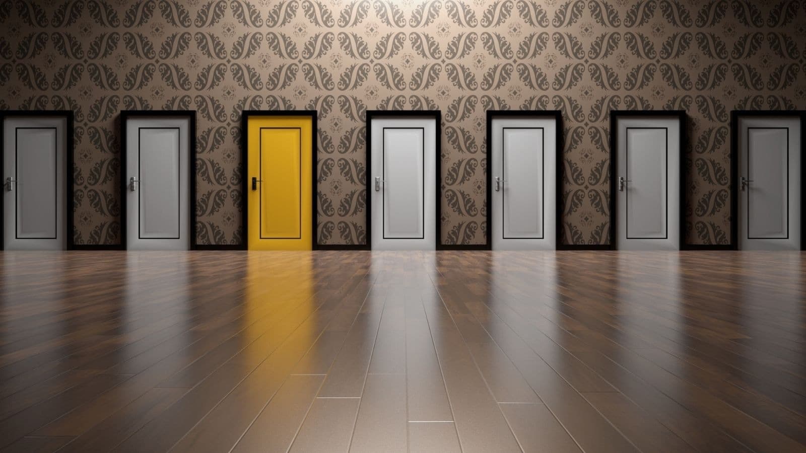 Rangée de portes grises avec une porte jaune